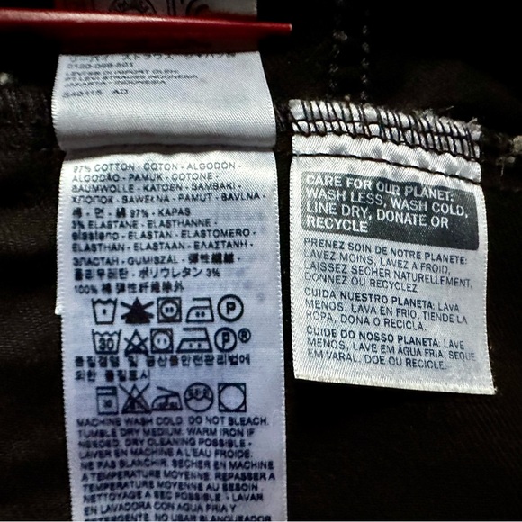 Black Levi’s Denim Trucker Jacket - Picture 9 of 9